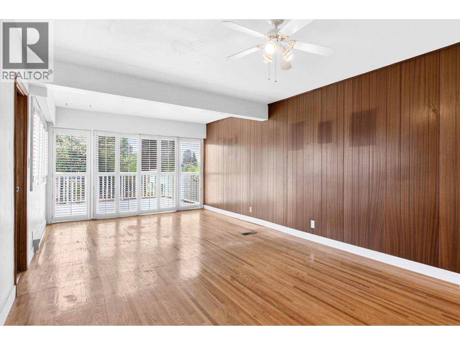 642 W 53rd Avenue Property Photo 17