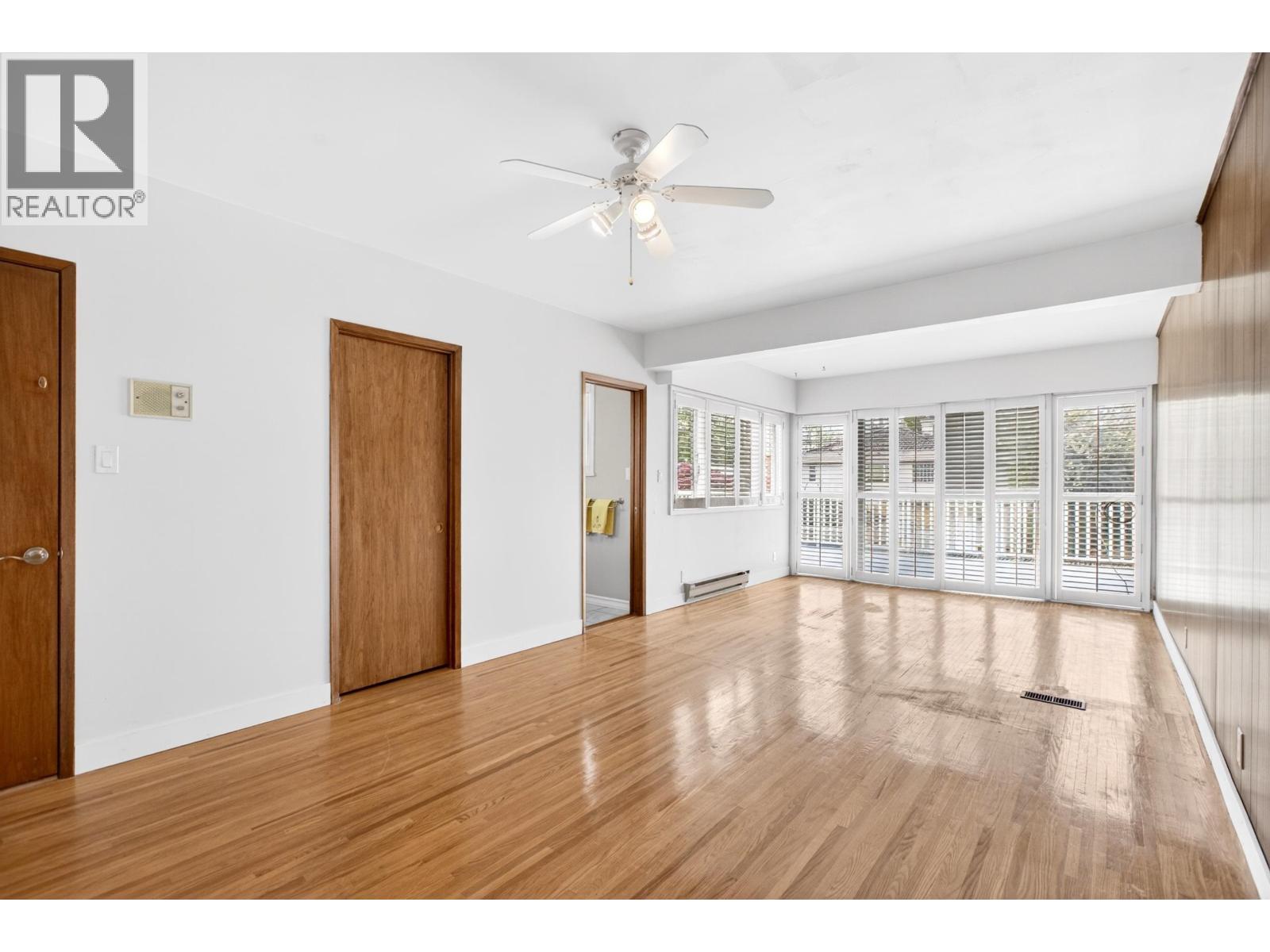 642 W 53rd Avenue Property Photo 18