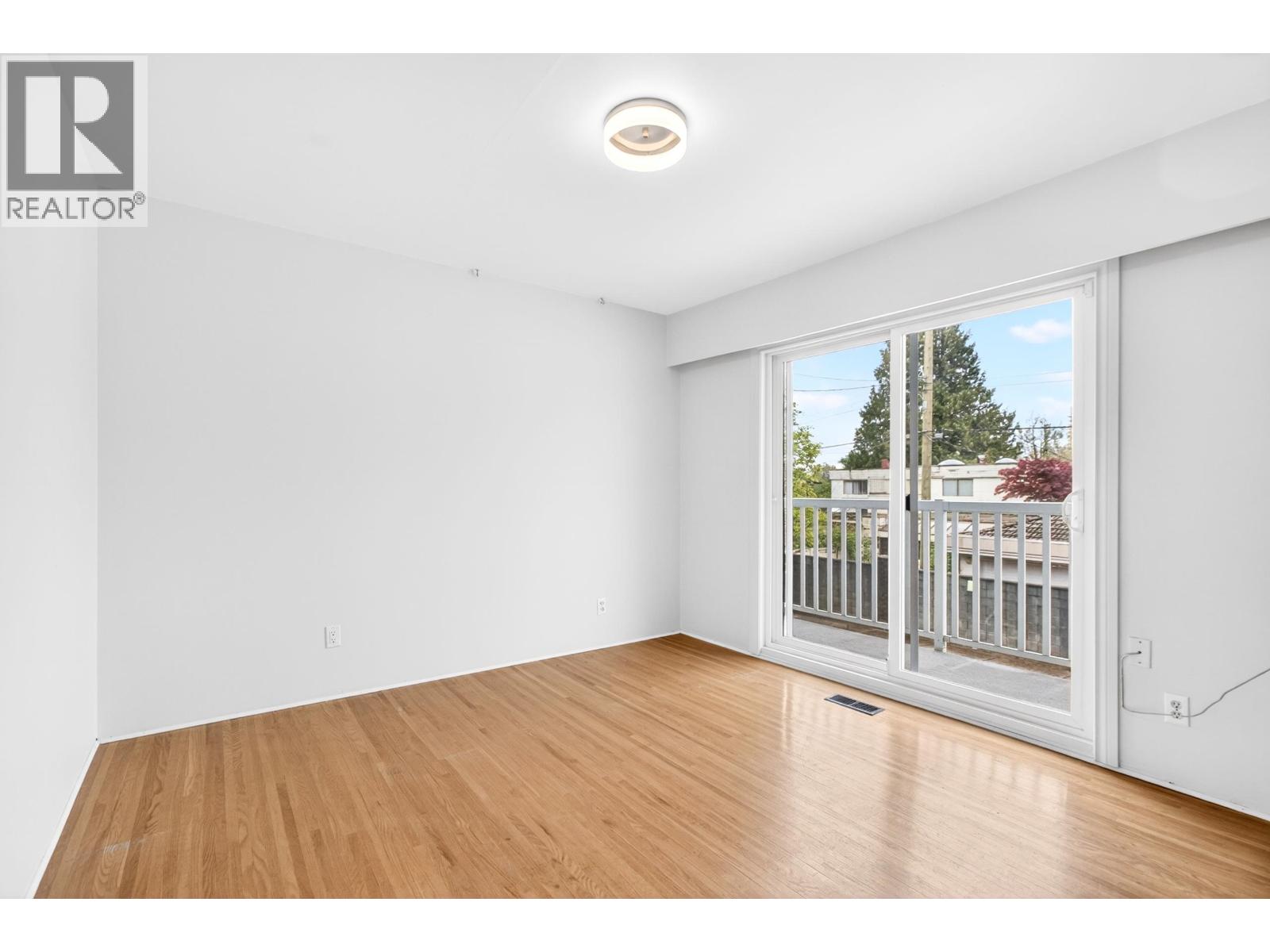 642 W 53rd Avenue Property Photo 19