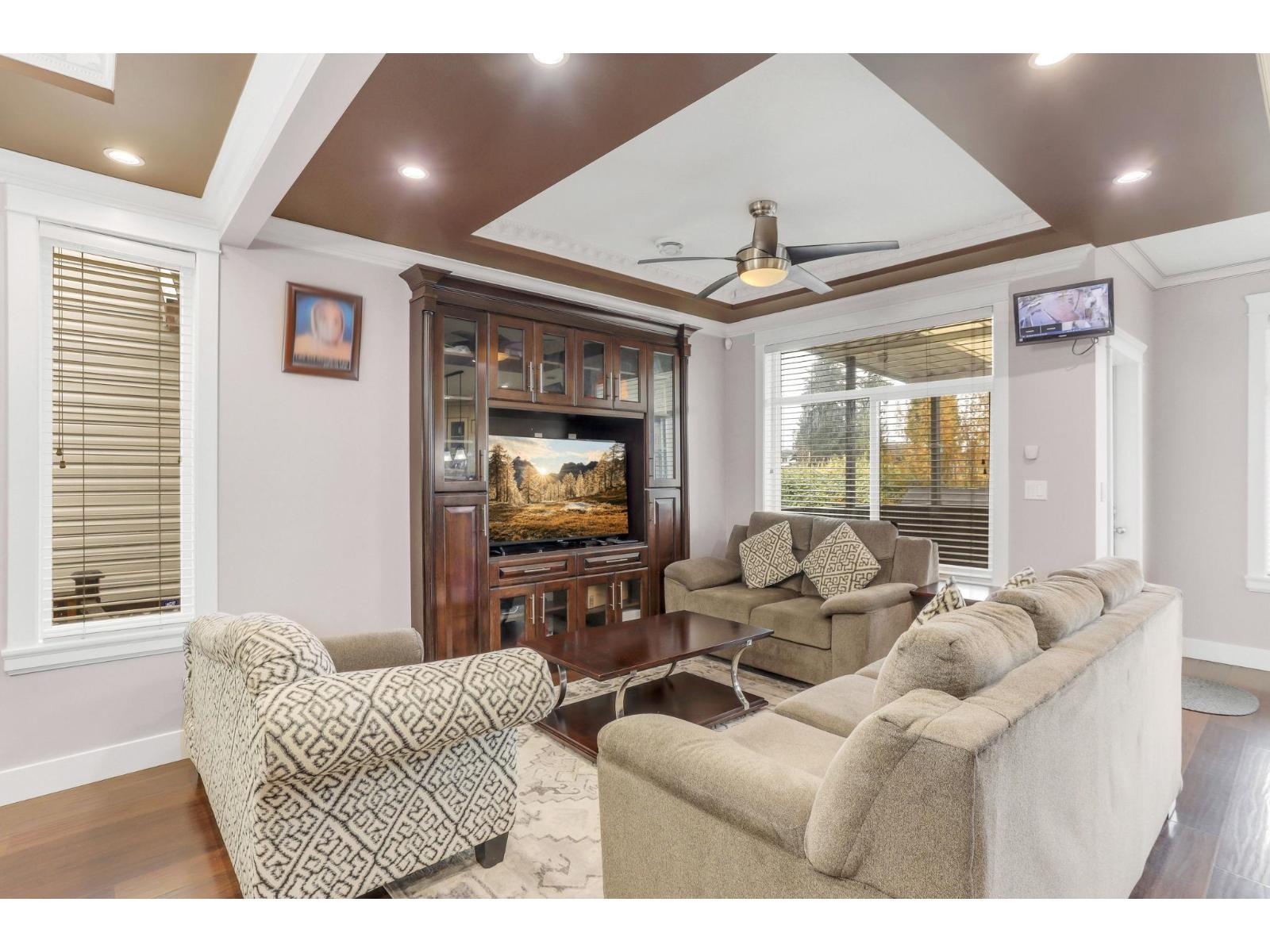 6677 125a Street Property Photo 6