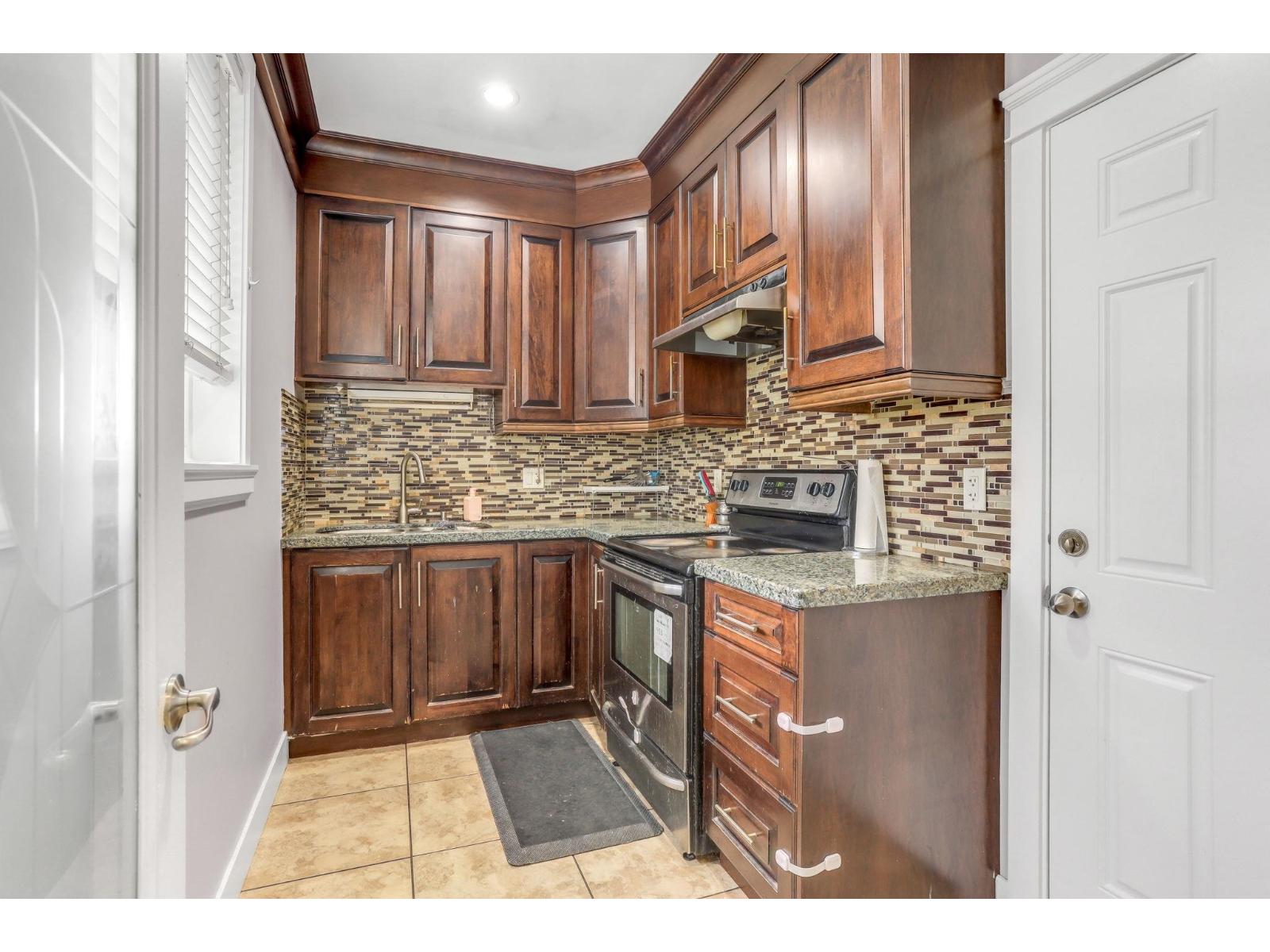 6677 125a Street Property Photo 13