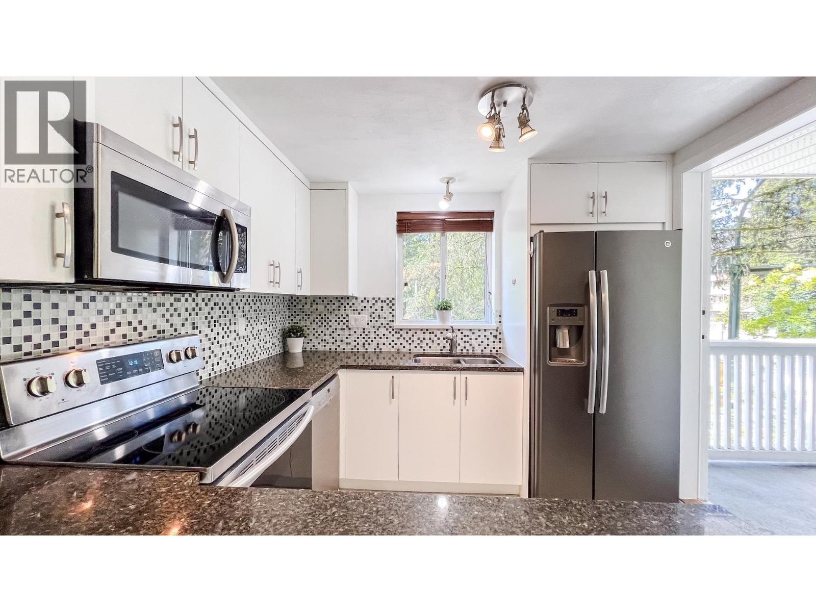 306 1111 Lynn Valley Road Property Photo 15