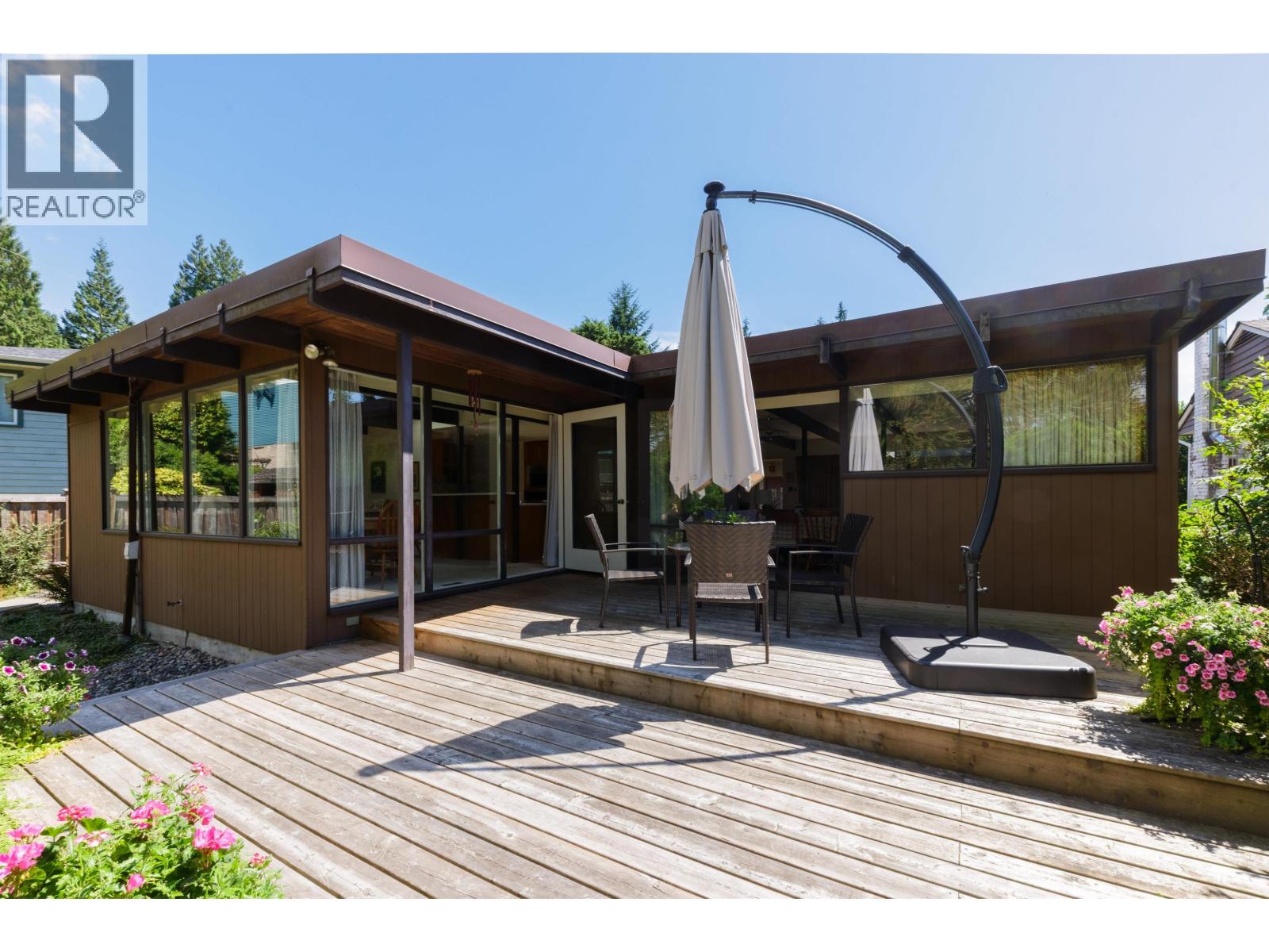 4568 Marineview Crescent Property Photo 1