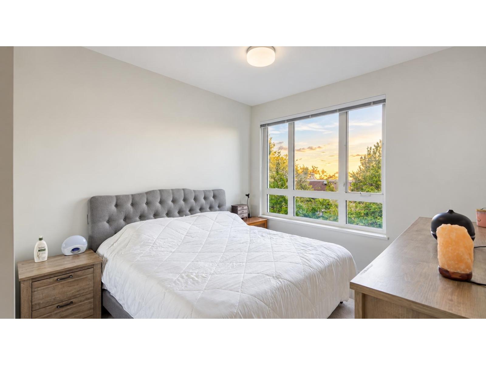 311 13919 Fraser Highway Property Photo 11
