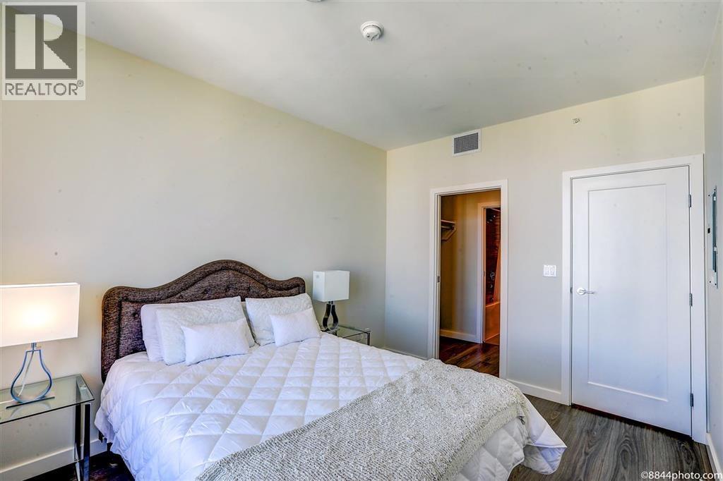 1703 8688 Hazelbridge Way Property Photo 14
