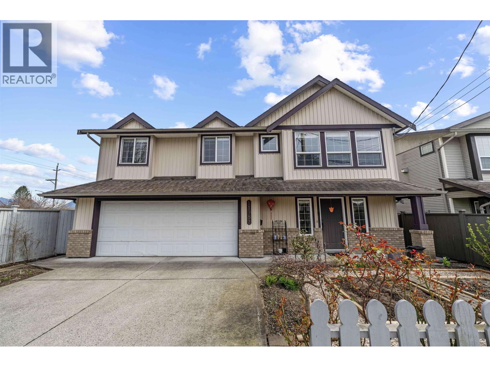 11982 230 Street Property Photo 2