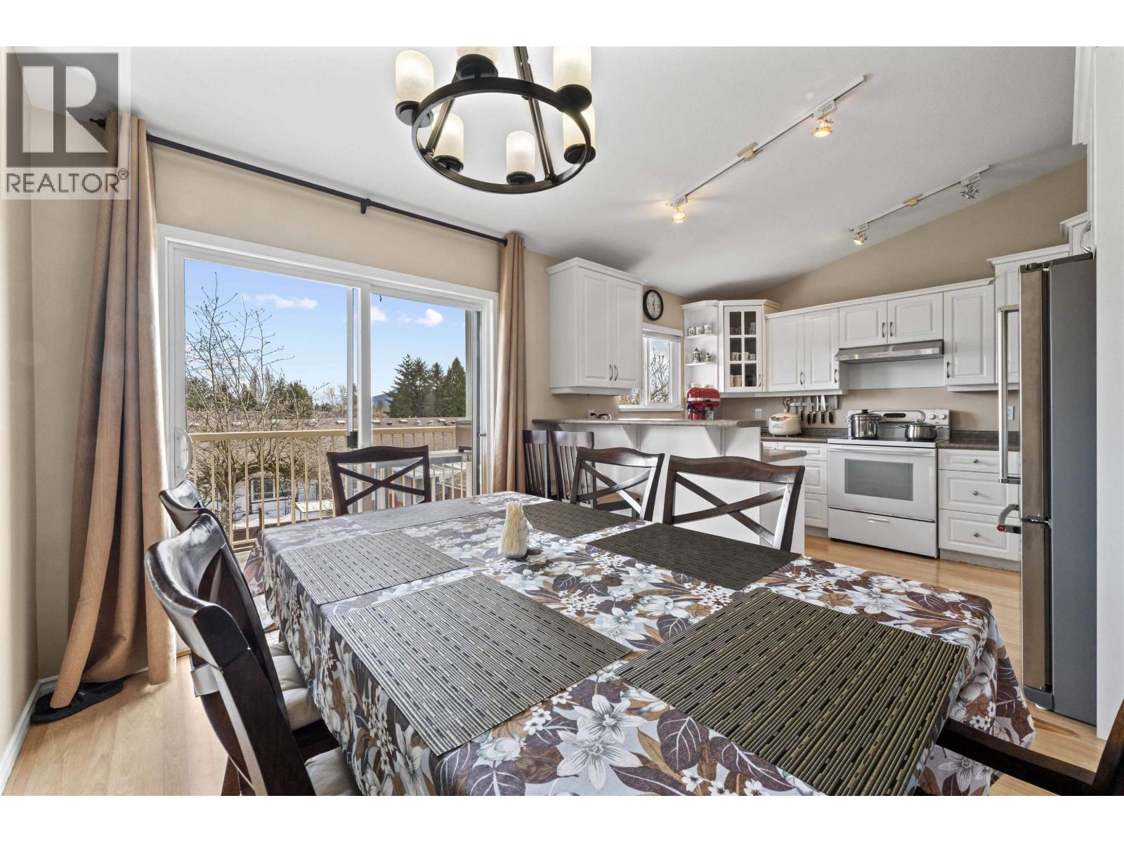 11982 230 Street Property Photo 14