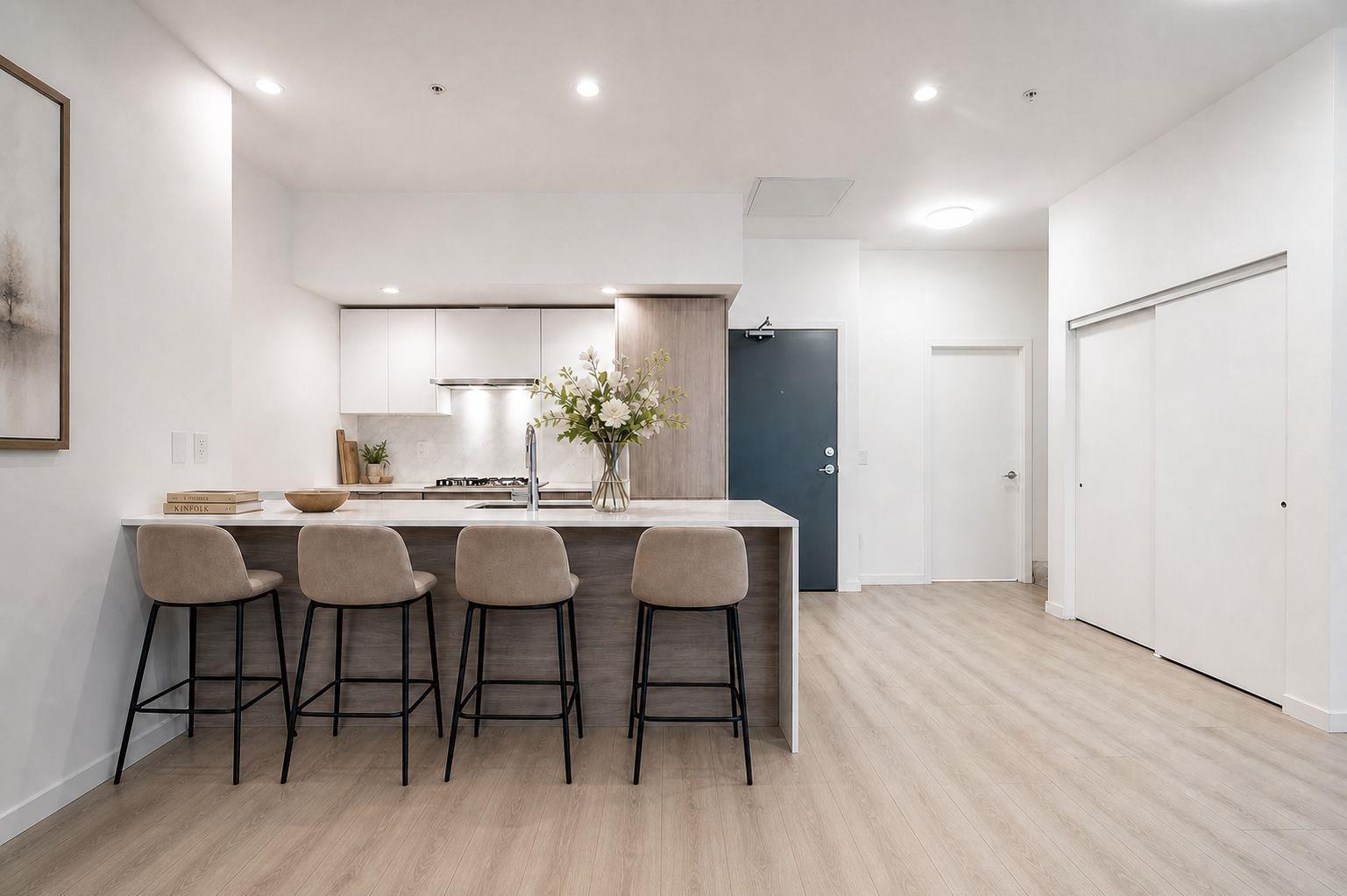 101 10333 133 Street Property Photo 2