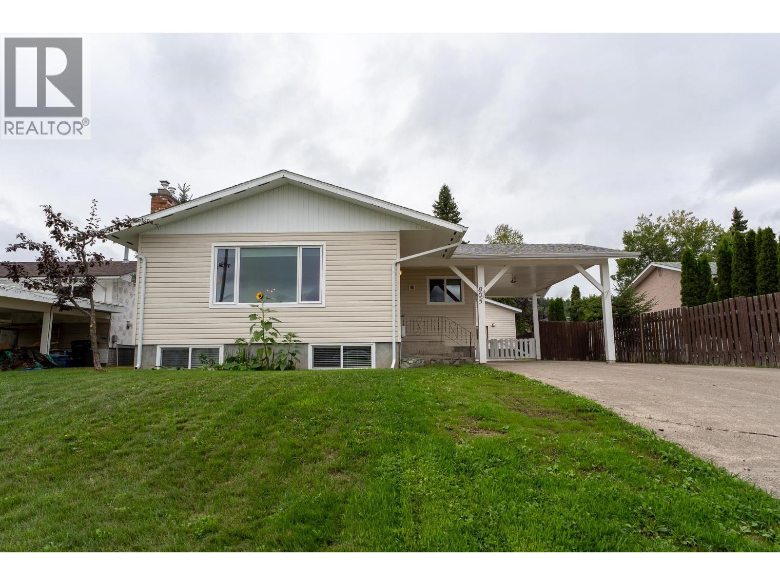 805 Faulkner Crescent Property Photo 2