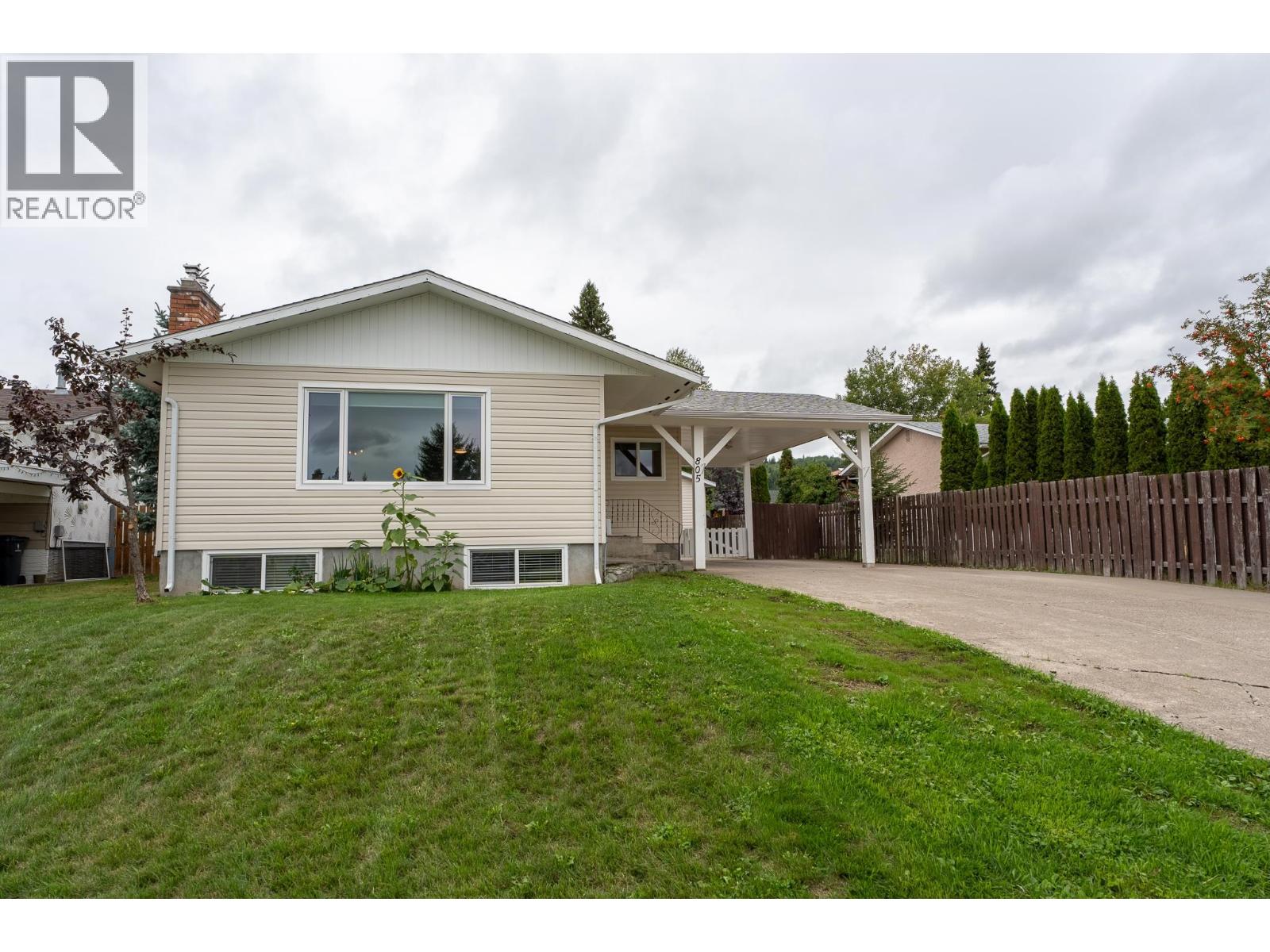 805 Faulkner Crescent Property Photo 3
