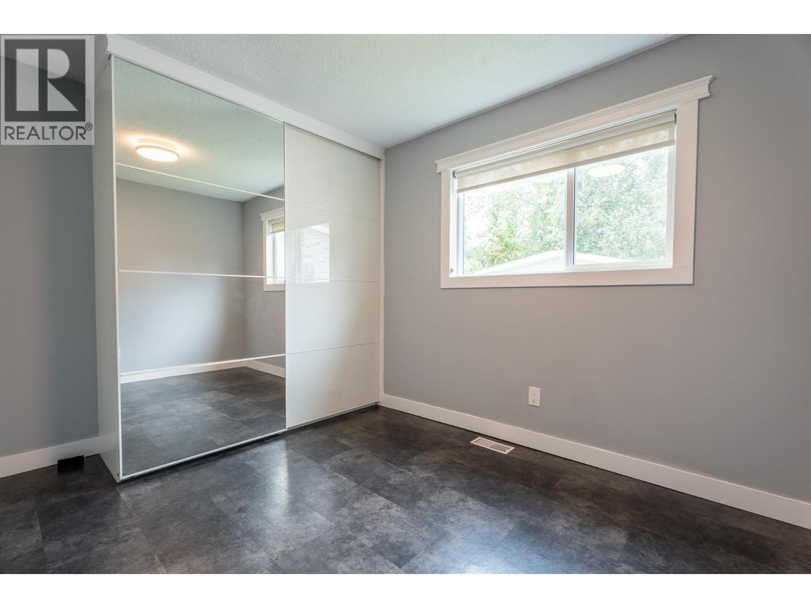 805 Faulkner Crescent Property Photo 13