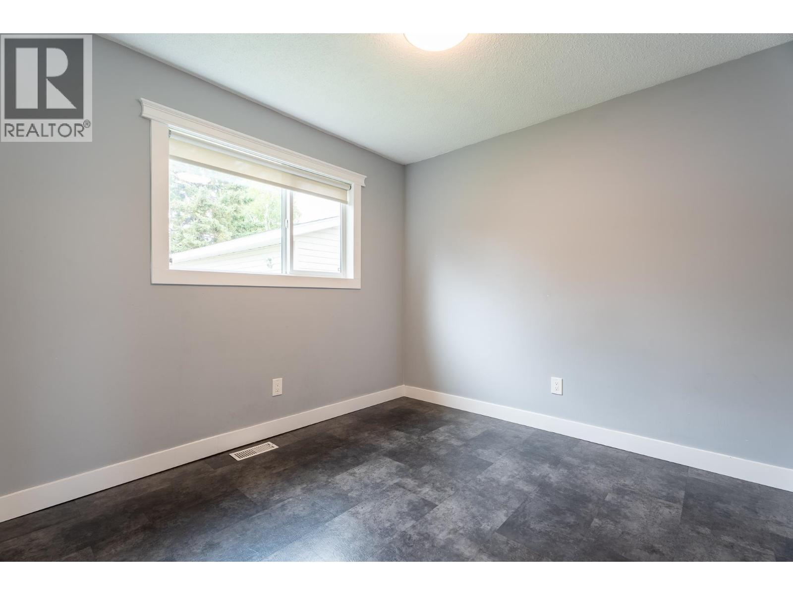 805 Faulkner Crescent Property Photo 15