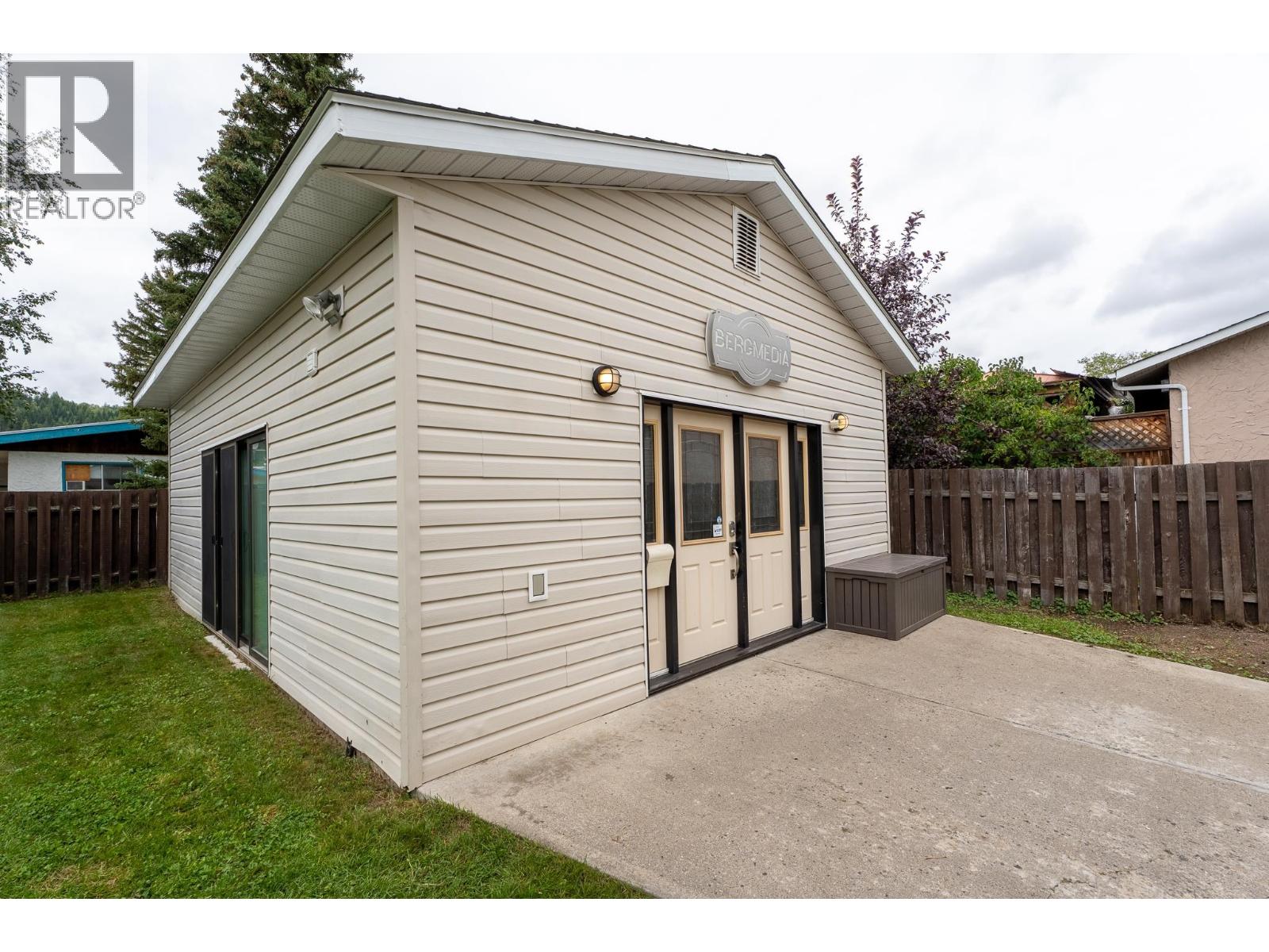 805 Faulkner Crescent Property Photo 27