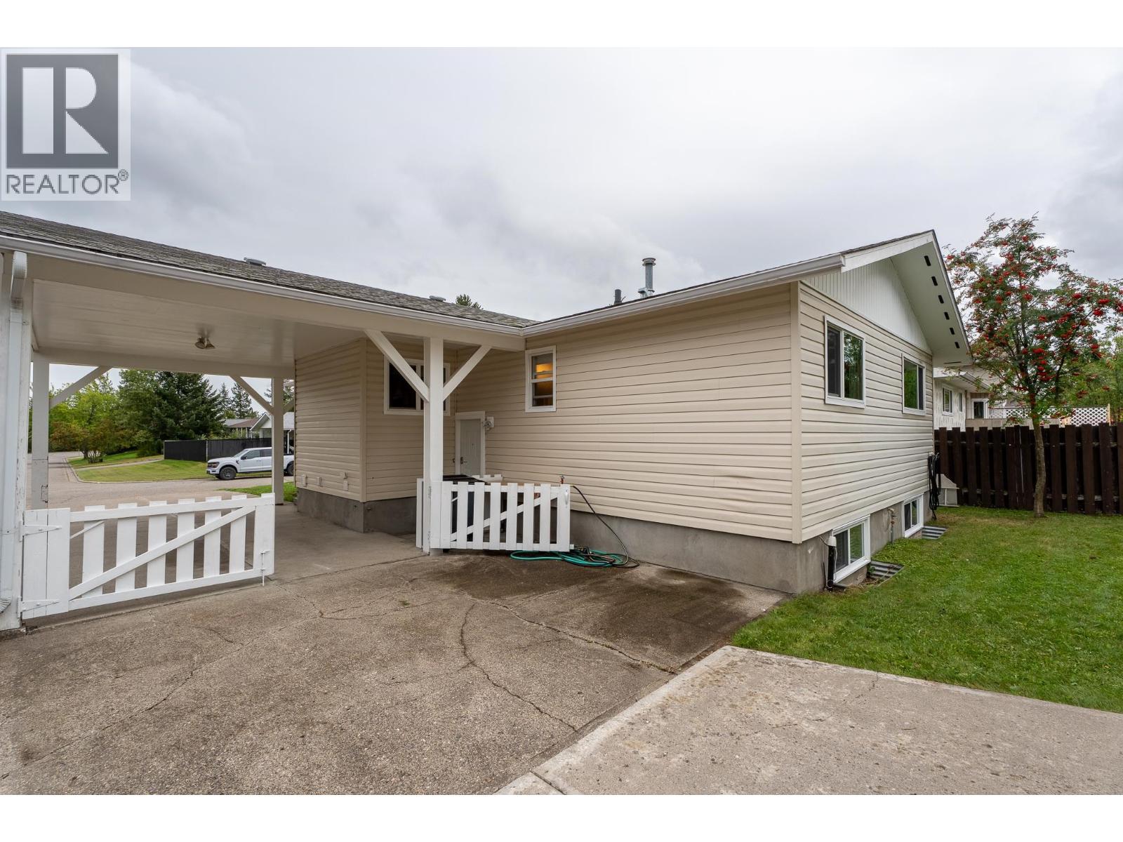 805 Faulkner Crescent Property Photo 34