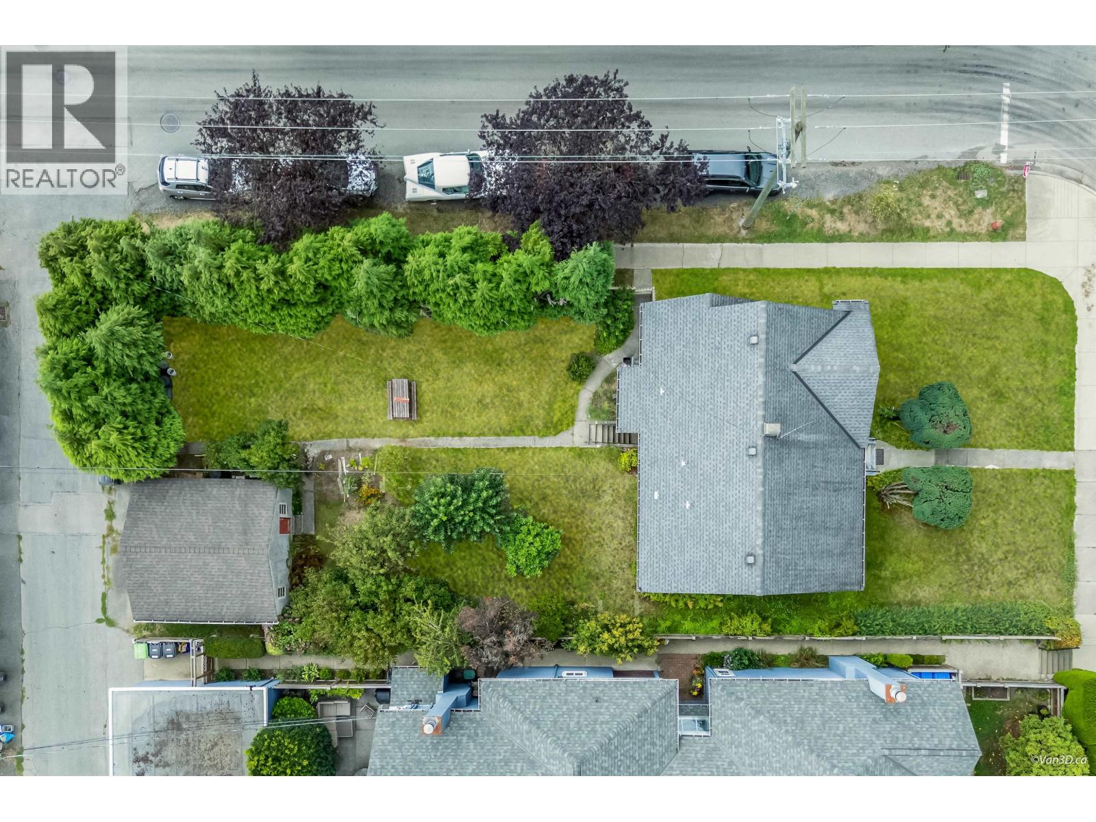 96 W 16th Avenue Property Photo 1