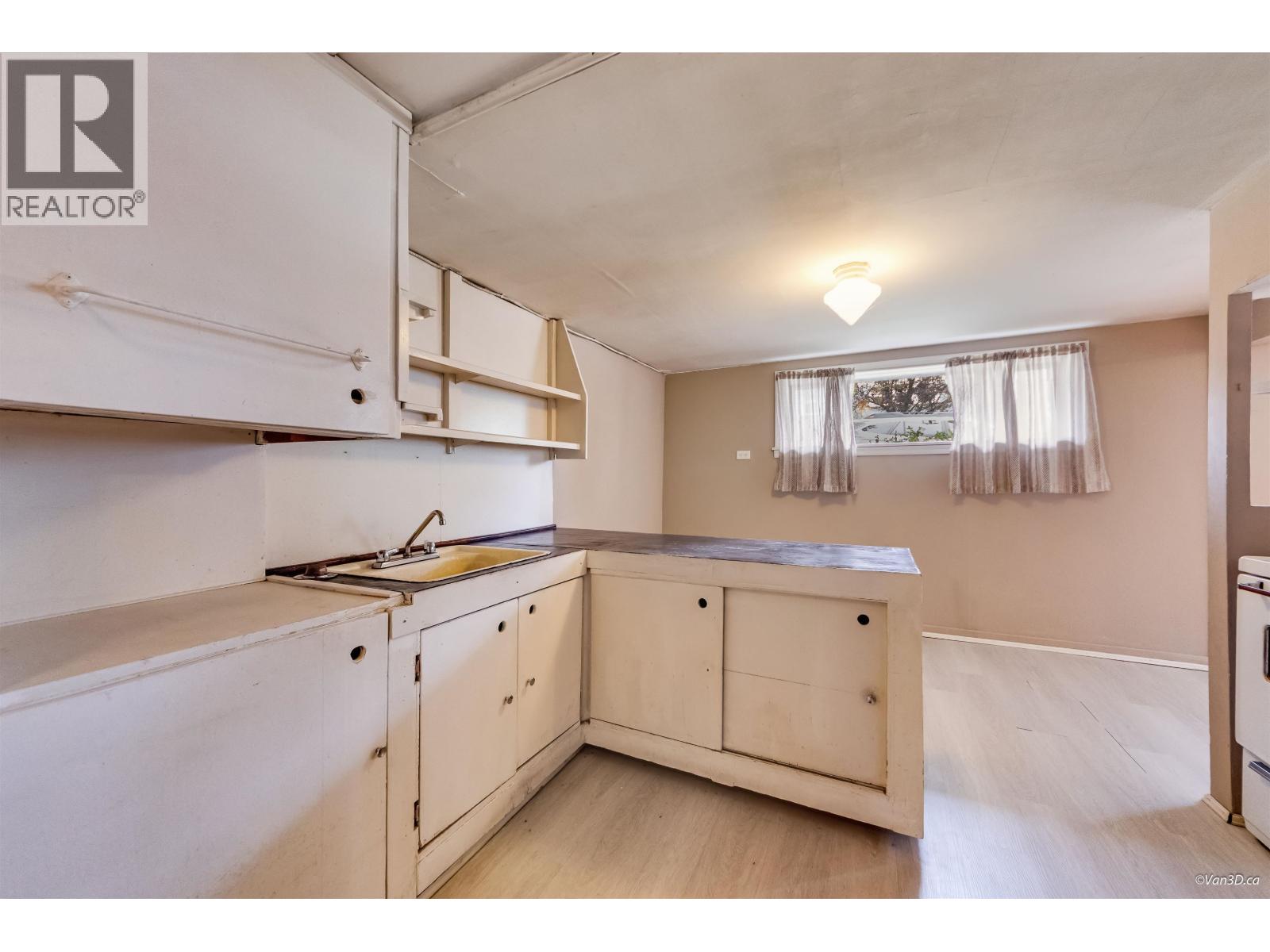 96 W 16th Avenue Property Photo 34