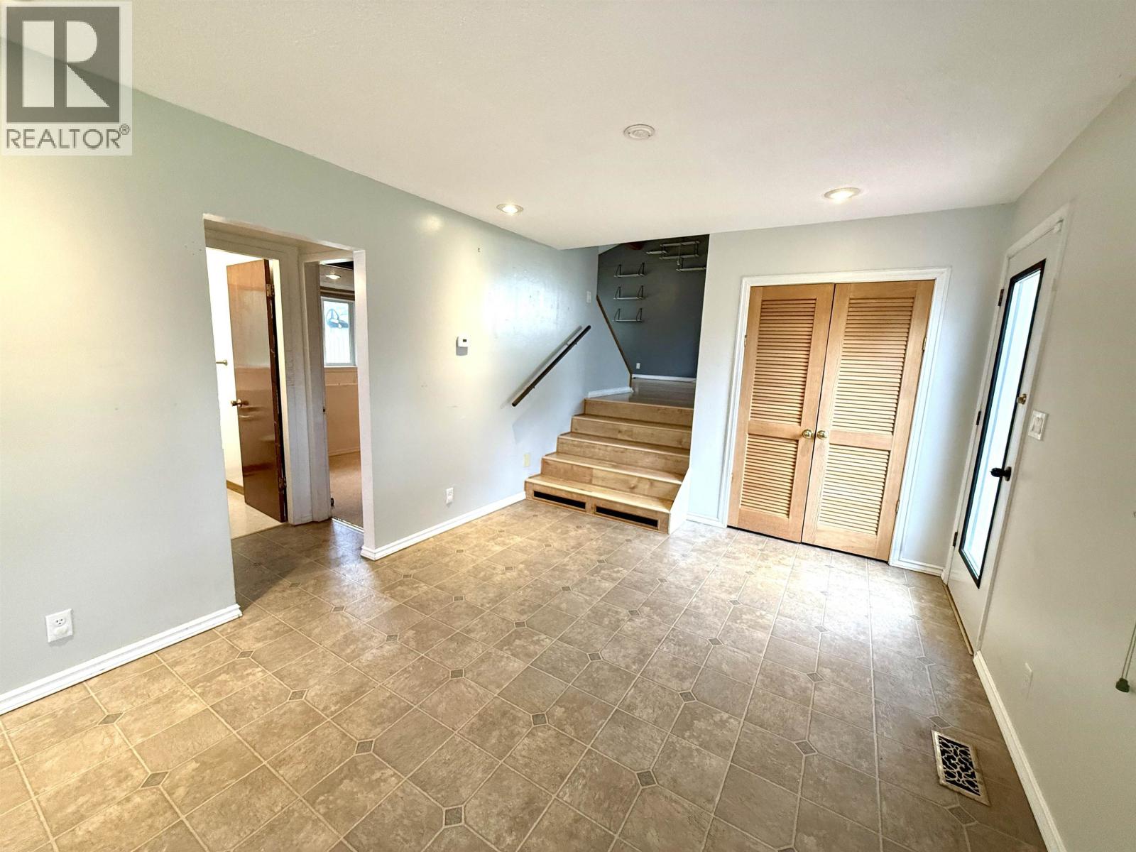 7761 Thompson Drive Property Photo 6