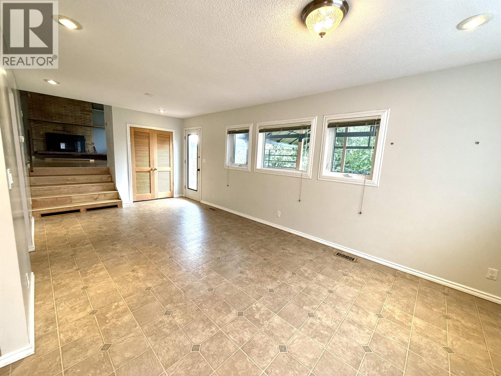 7761 Thompson Drive Property Photo 7