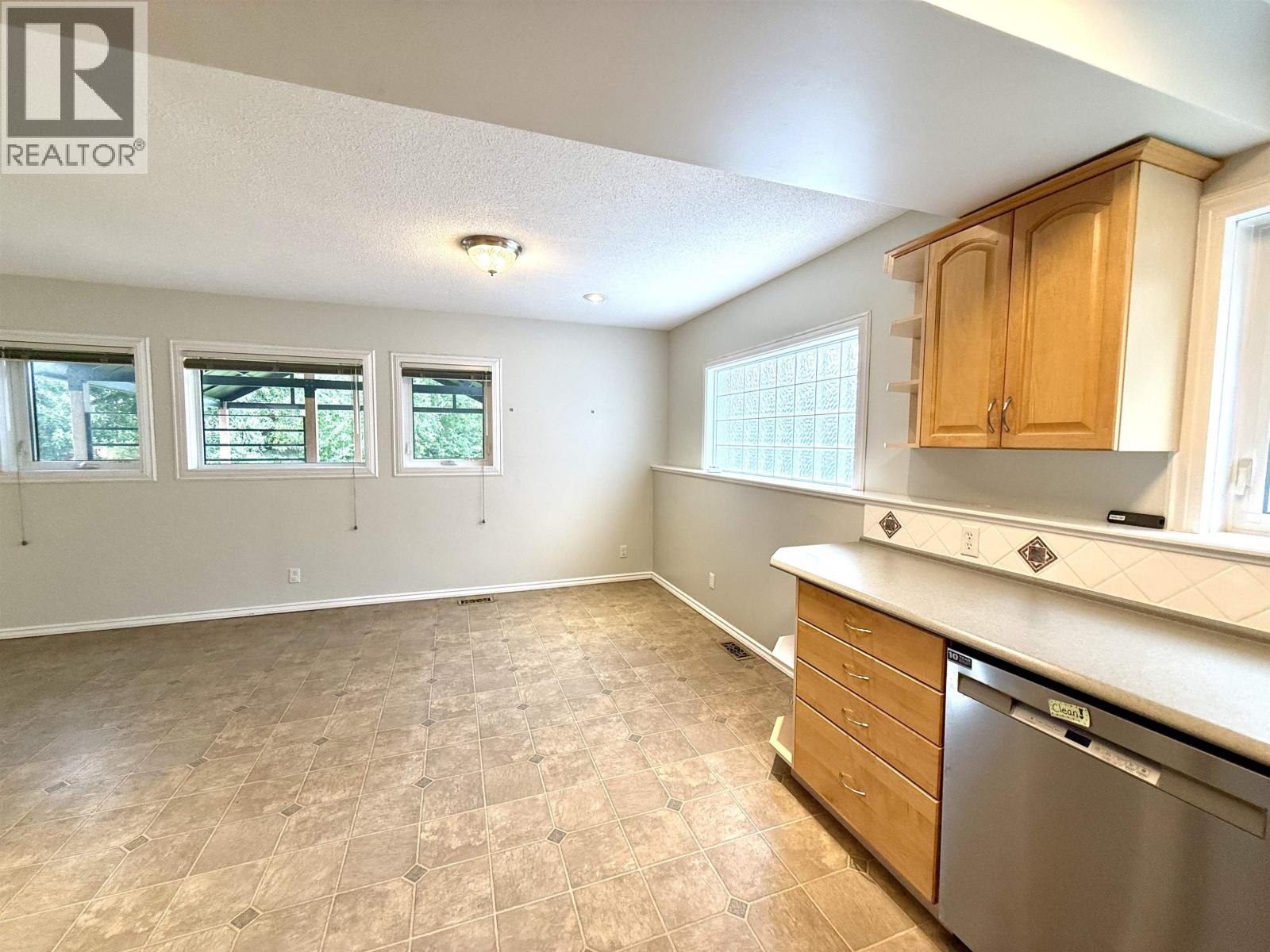 7761 Thompson Drive Property Photo 8