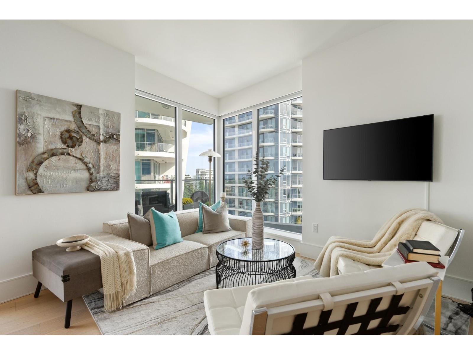 1504 1500 Martin Street Property Photo 2