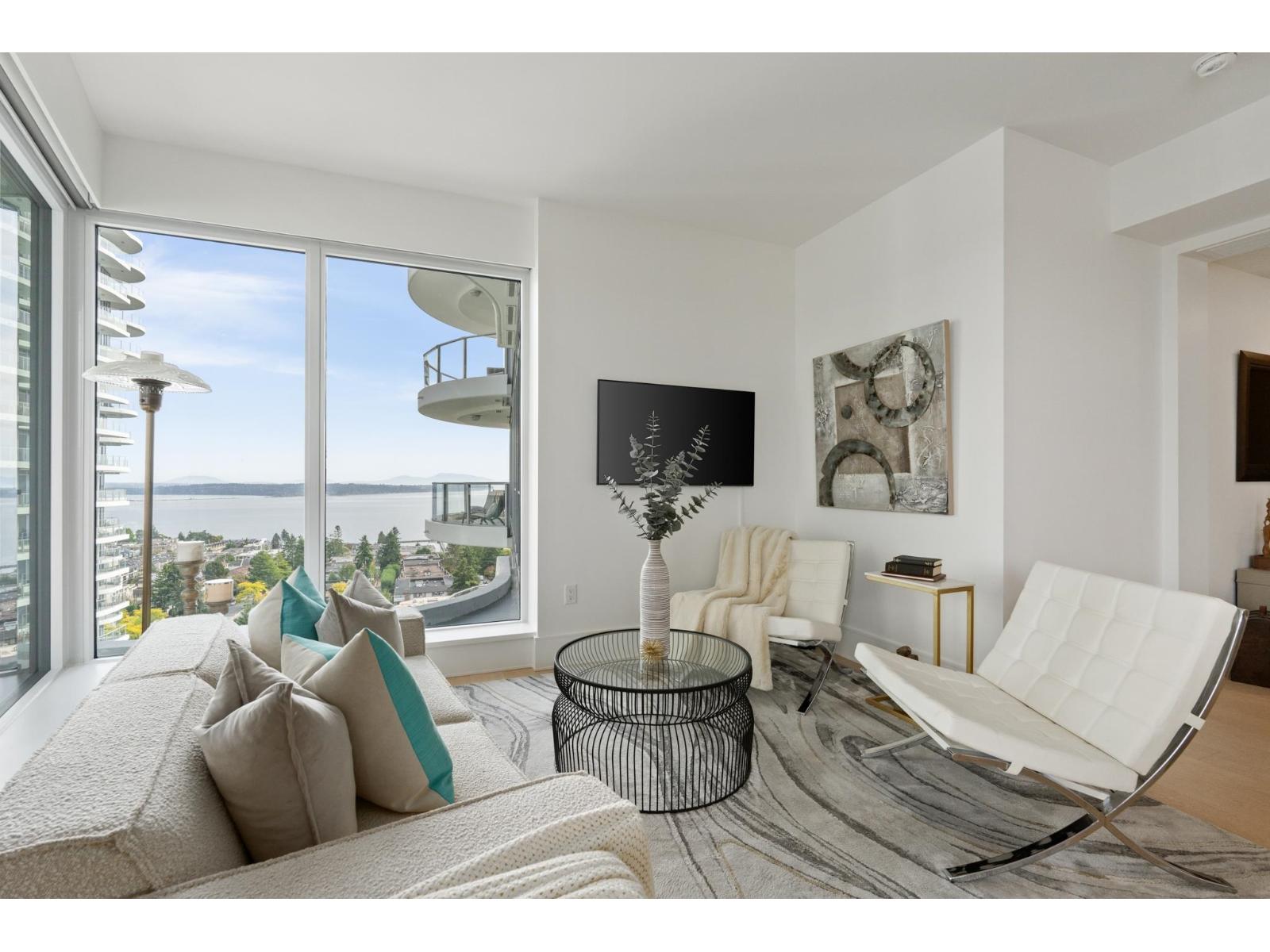 1504 1500 Martin Street Property Photo 3