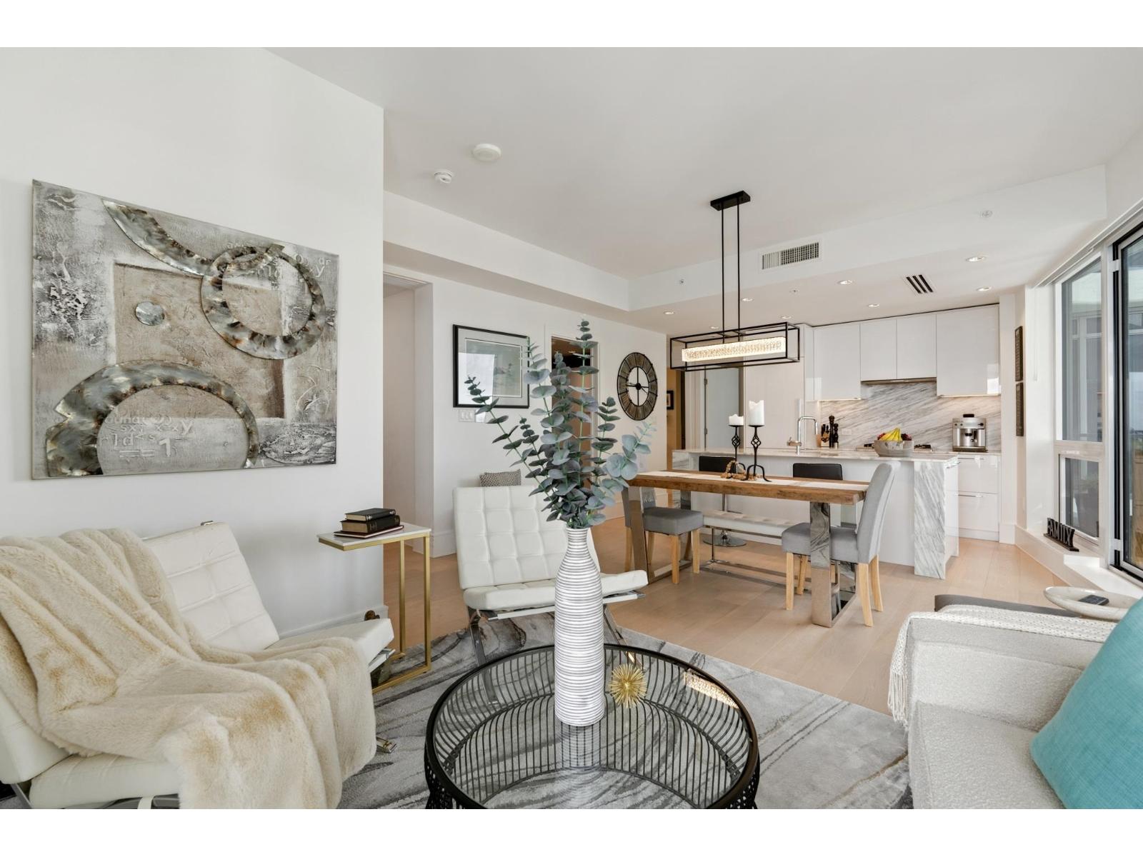 1504 1500 Martin Street Property Photo 4