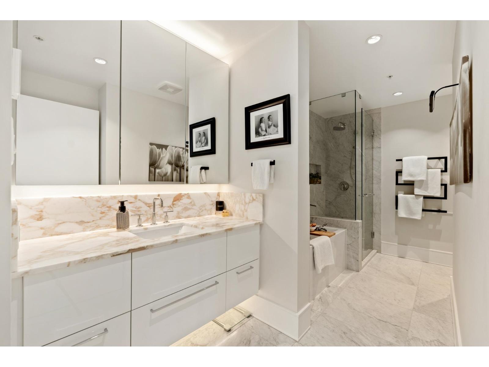 1504 1500 Martin Street Property Photo 17