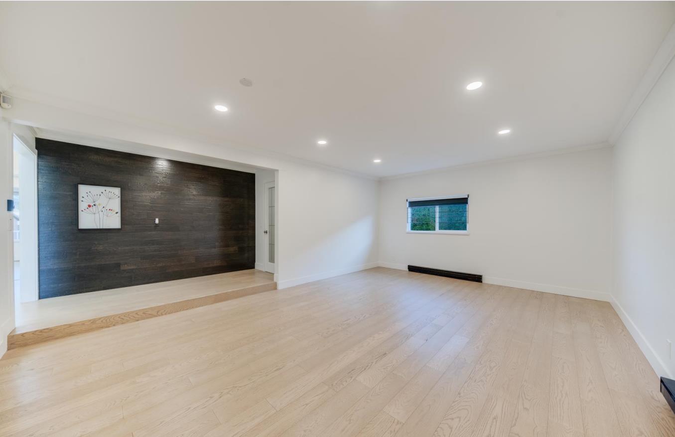3464 196 Street Property Photo 10