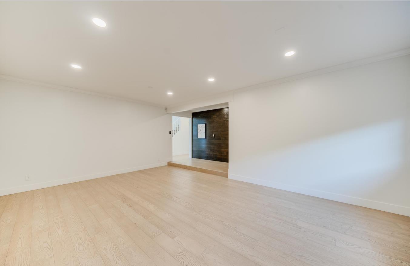 3464 196 Street Property Photo 11