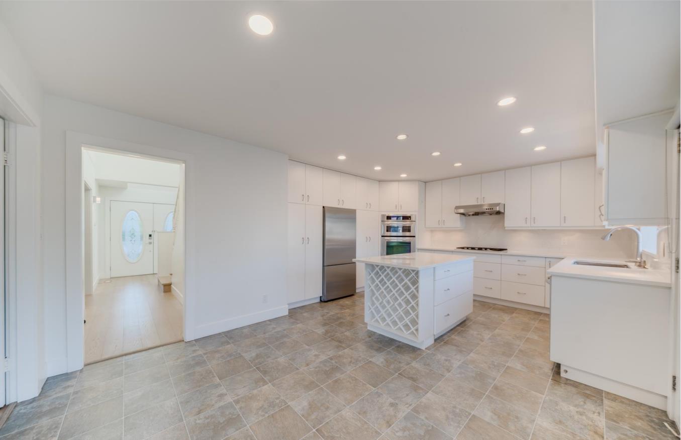 3464 196 Street Property Photo 15