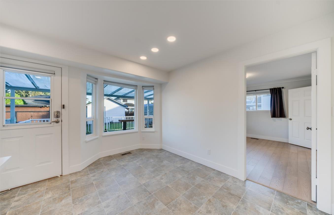 3464 196 Street Property Photo 16