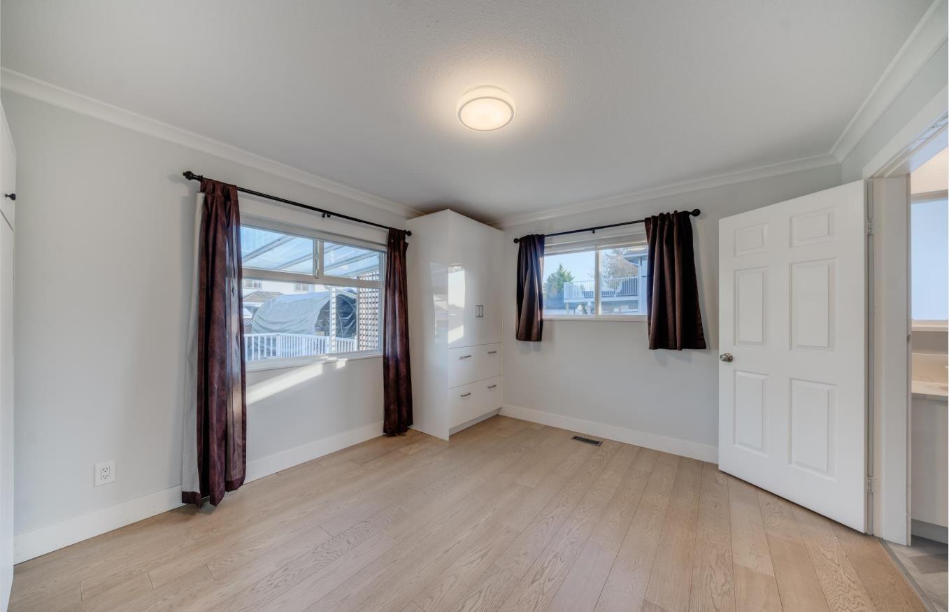 3464 196 Street Property Photo 19