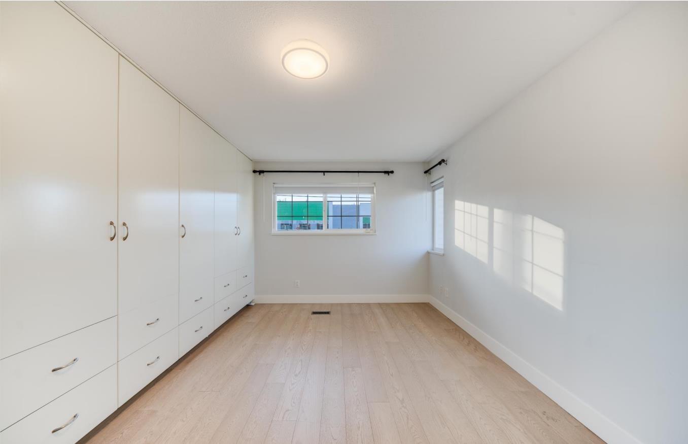 3464 196 Street Property Photo 21