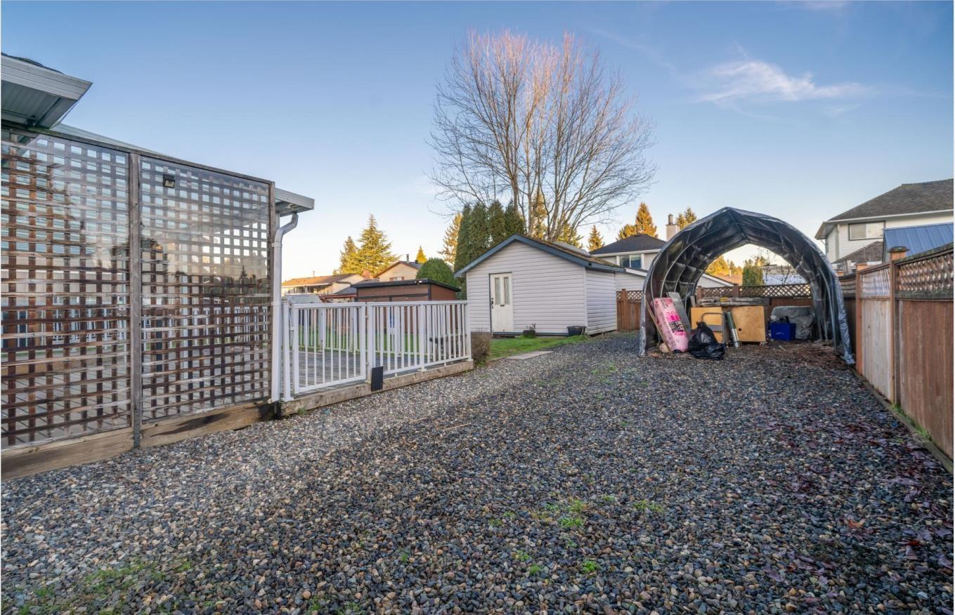 3464 196 Street Property Photo 30