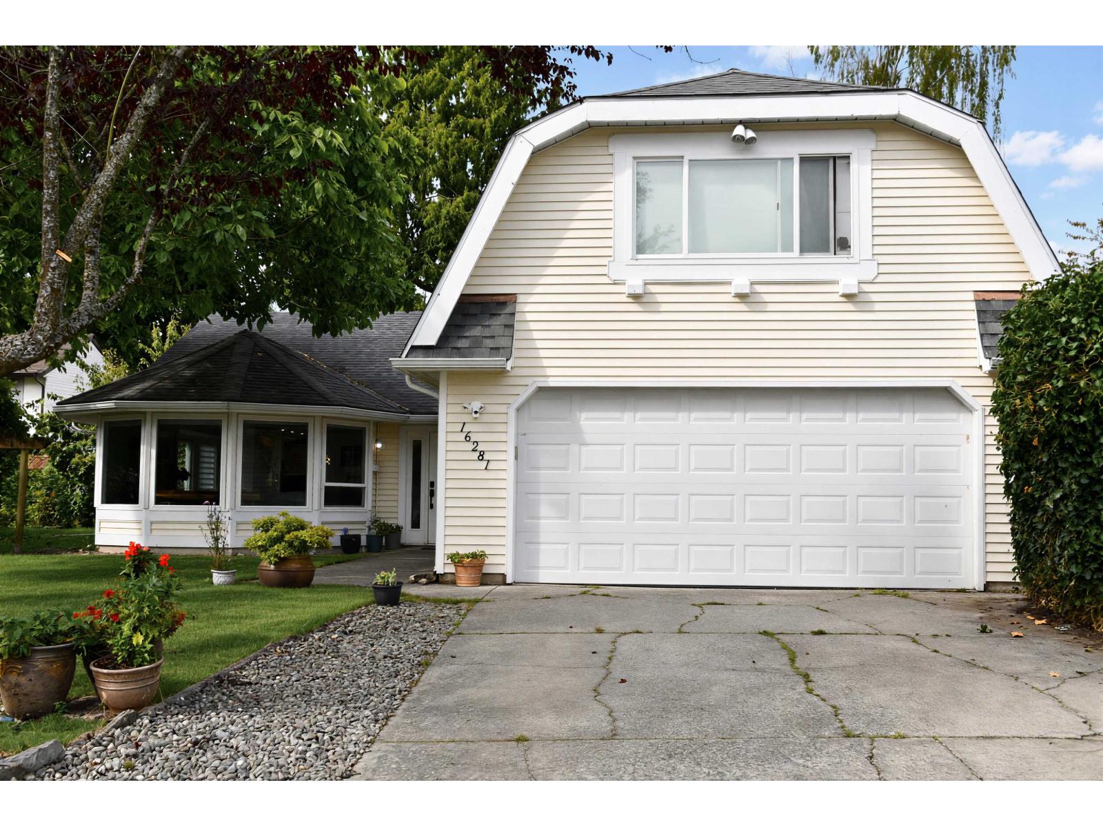 16281 11 Avenue Property Photo 2
