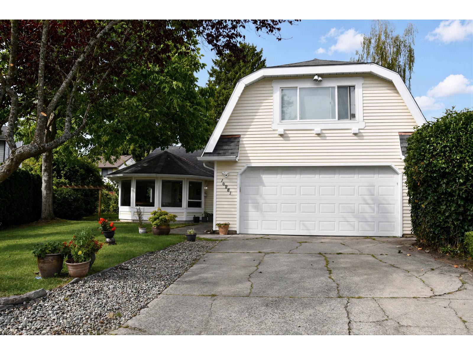 16281 11 Avenue Property Photo 3