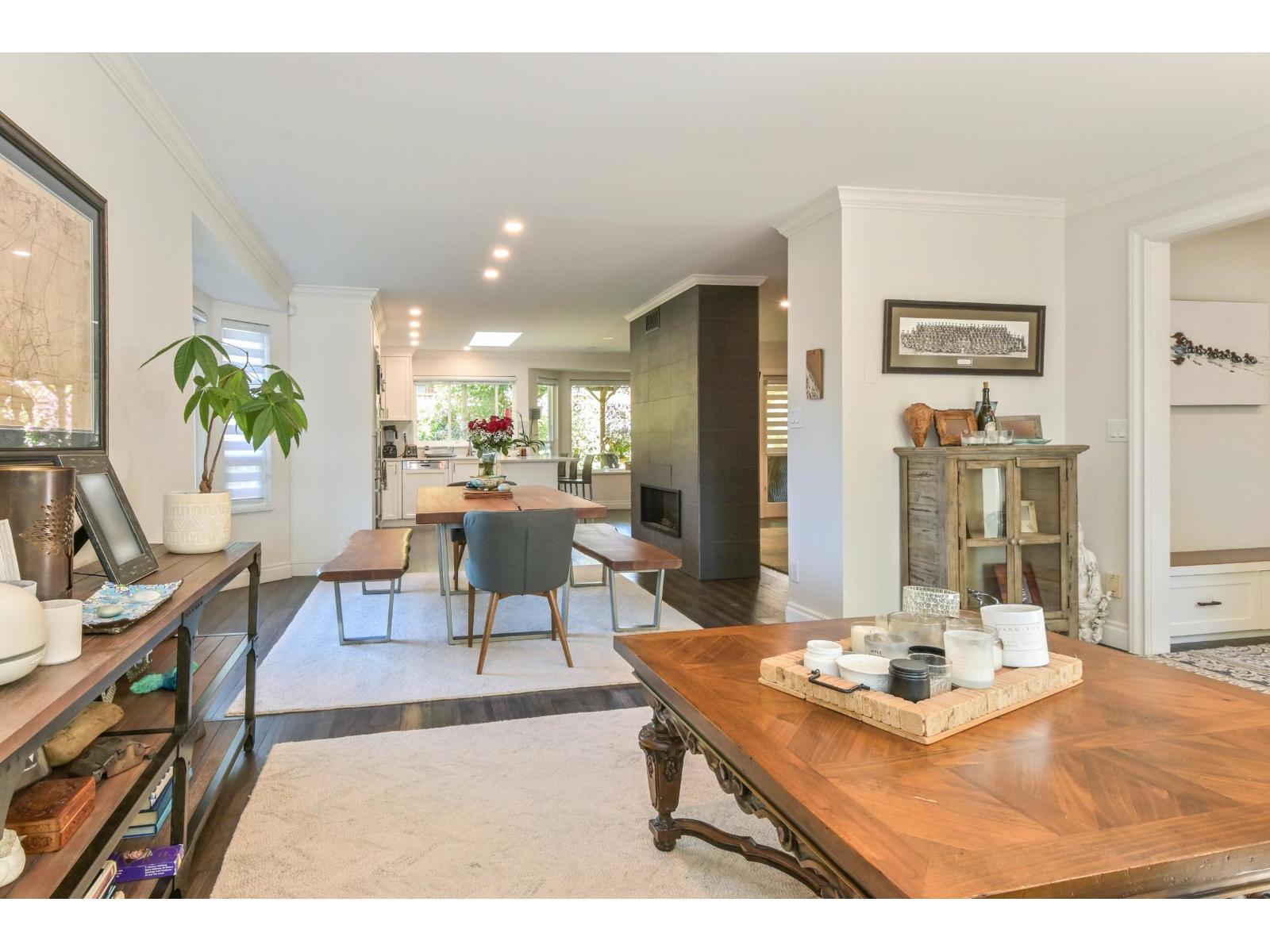 16281 11 Avenue Property Photo 7