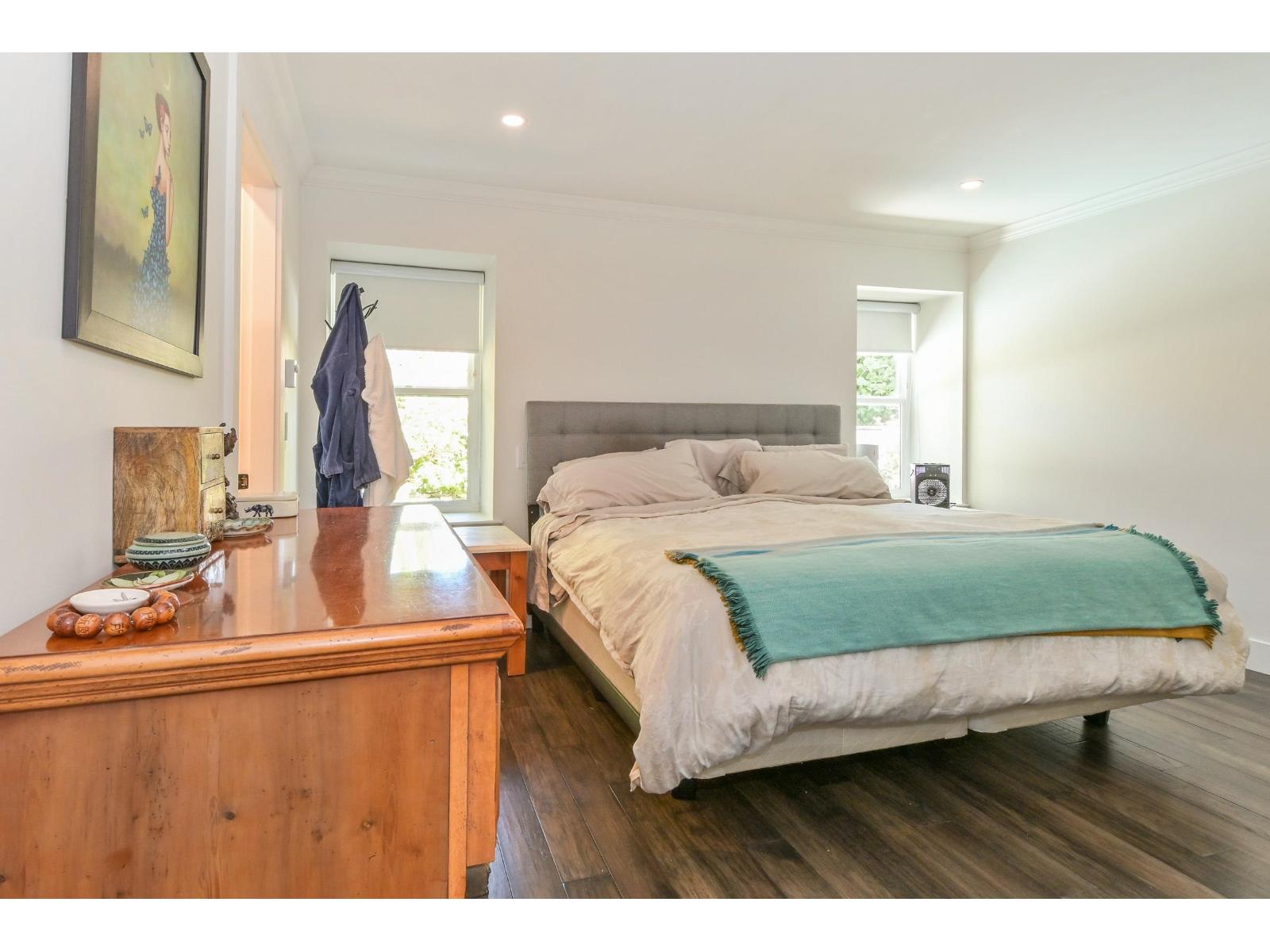 16281 11 Avenue Property Photo 19