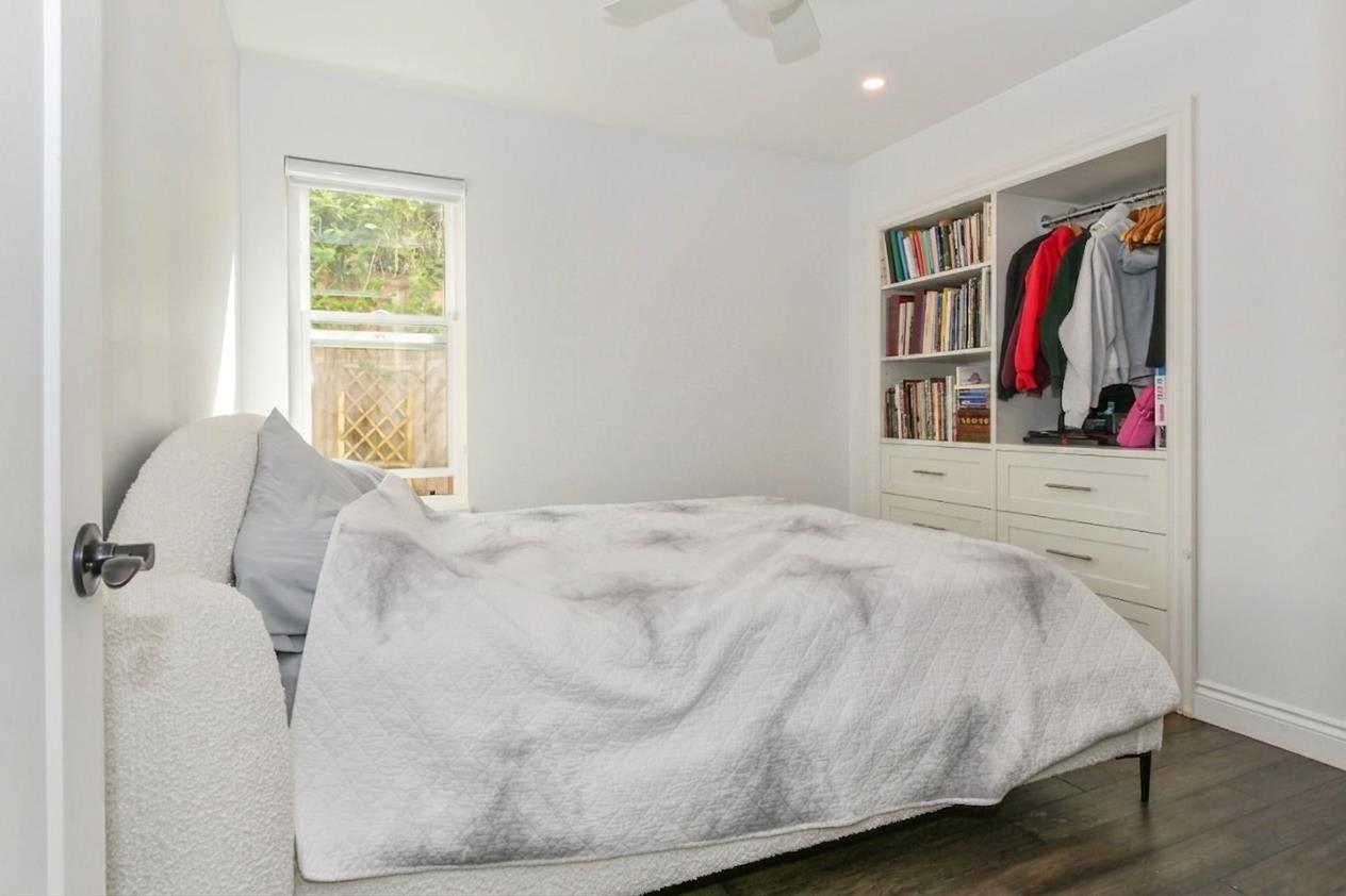 16281 11 Avenue Property Photo 22