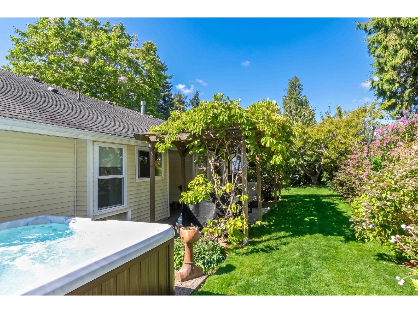 16281 11 Avenue Property Photo 33