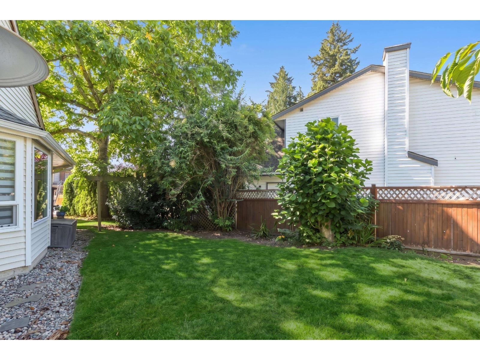 16281 11 Avenue Property Photo 34