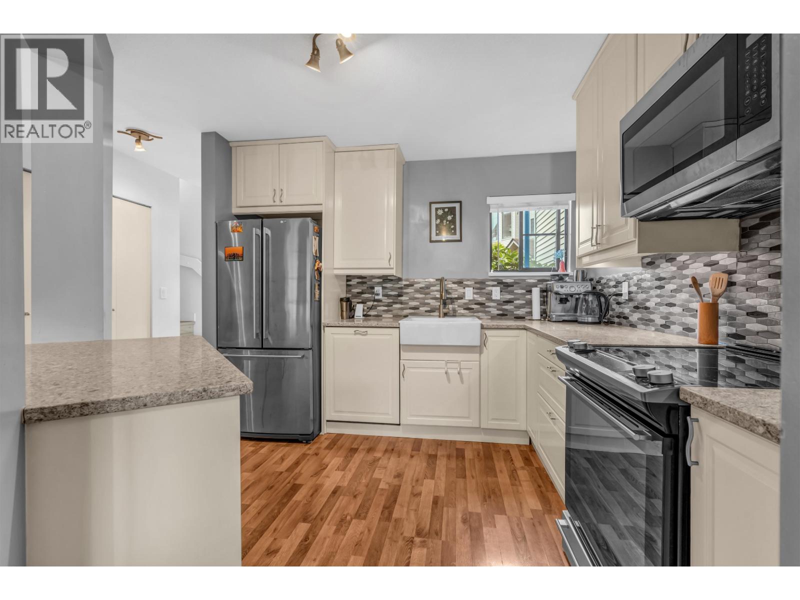 3 98 Begin Street Property Photo 3