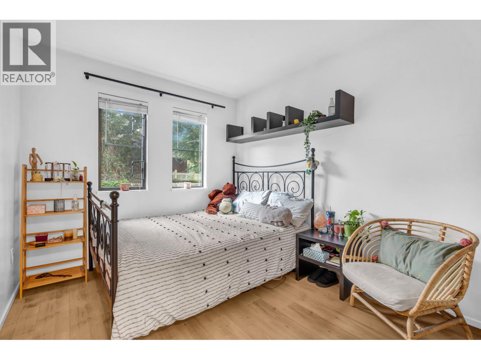 3 98 Begin Street Property Photo 13
