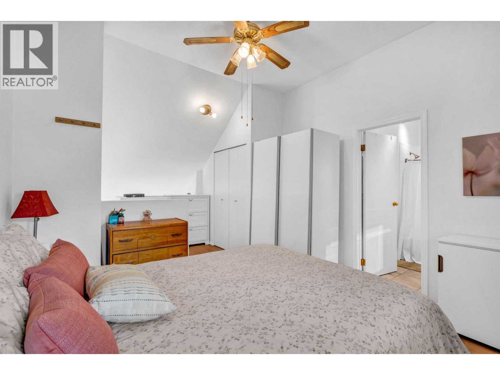 3 98 Begin Street Property Photo 15