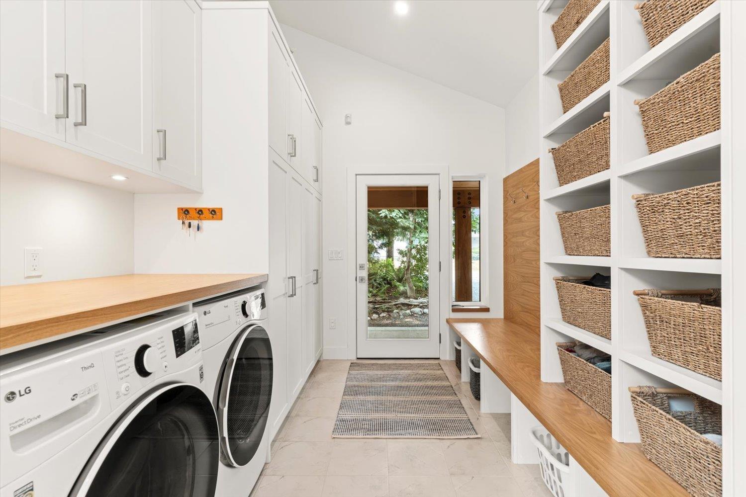 411 7th Avenue Property Photo 19