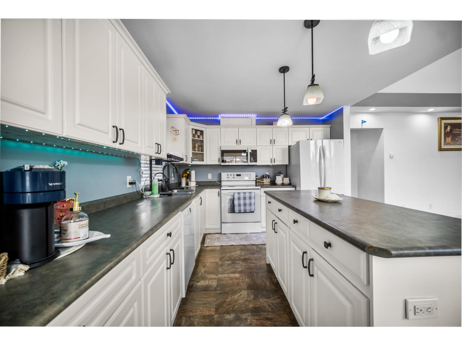 8459 Doerksen Drive Property Photo 10