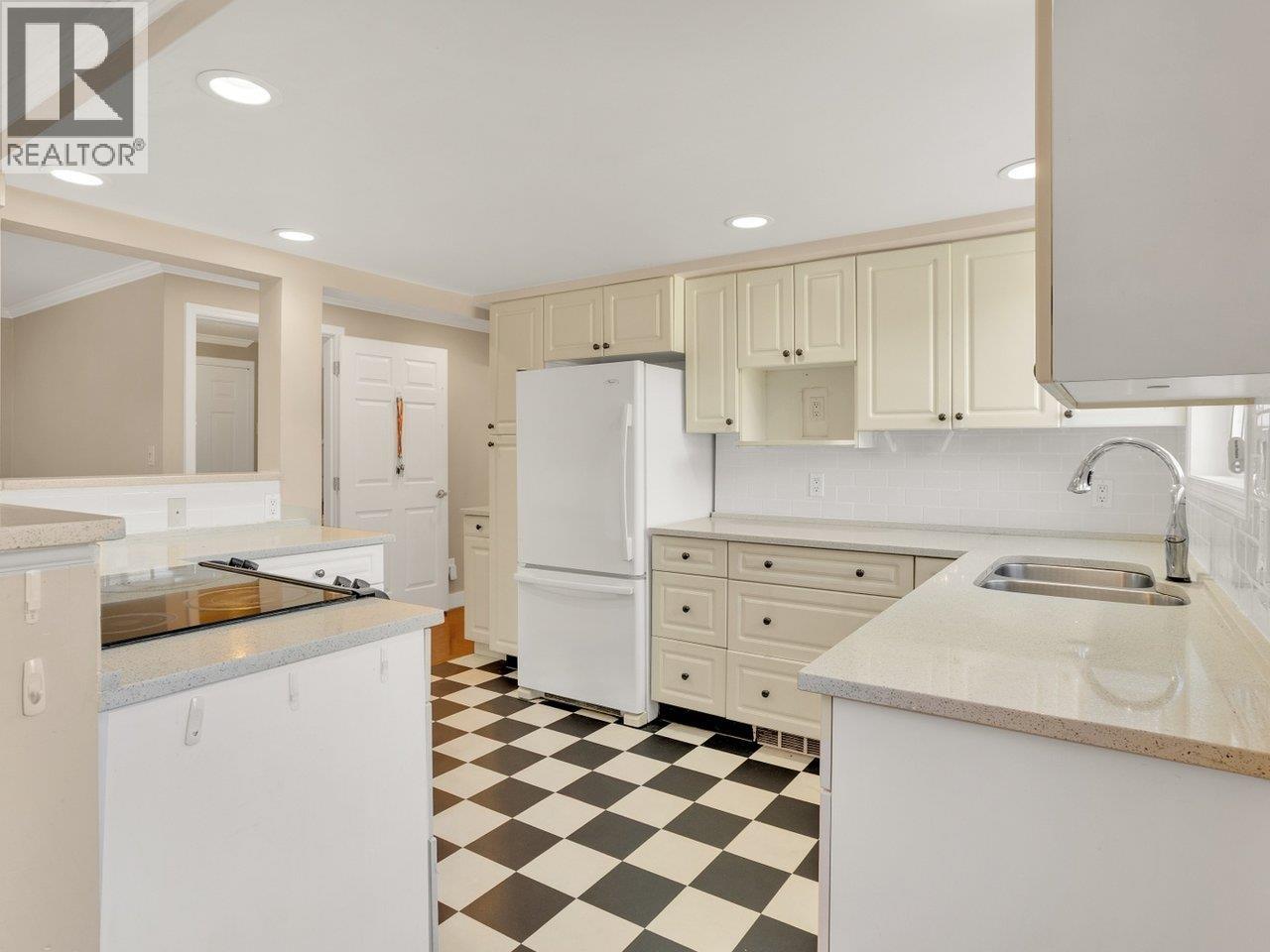 6500 Azure Road Property Photo 23