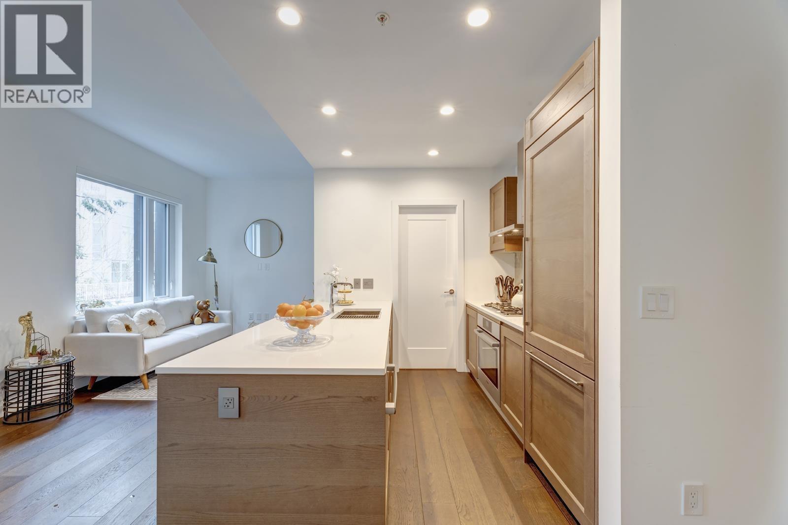 M209 5681 BIRNEY AVENUE Property Photo 1