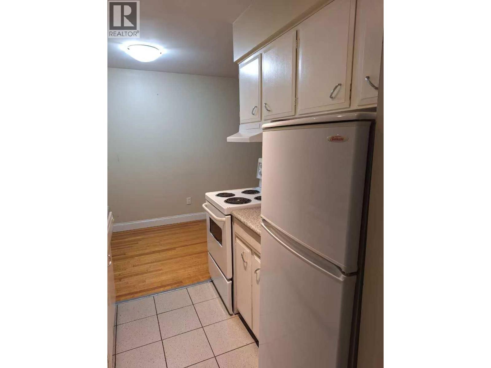 1404 E 57th Avenue Property Photo 4