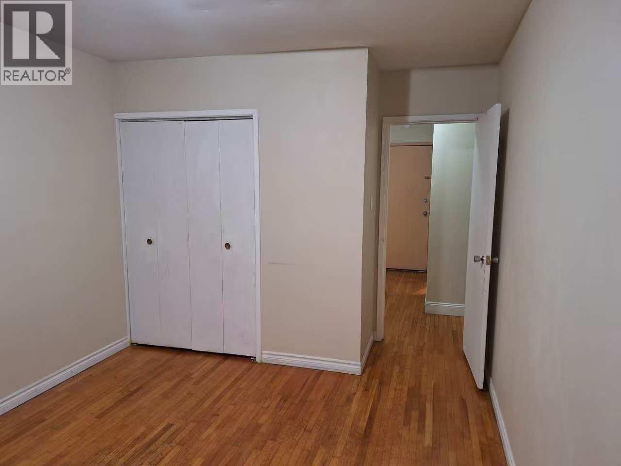 1404 E 57th Avenue Property Photo 6